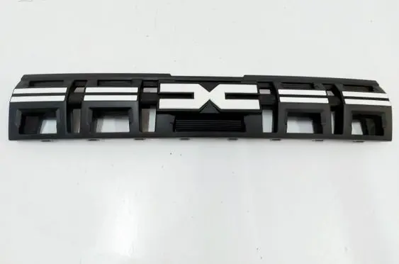 Dacia Duster III Front bumper upper radiator grill 622567432R