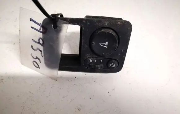 Honda CR-V Wing mirror switch m33212