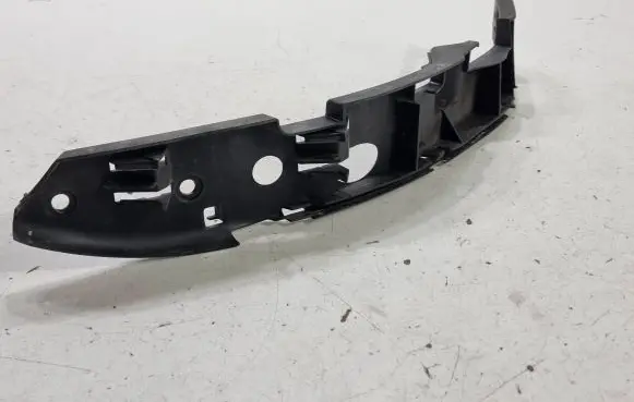 Volkswagen Touareg I Front bumper mounting bracket 7L6807183C
