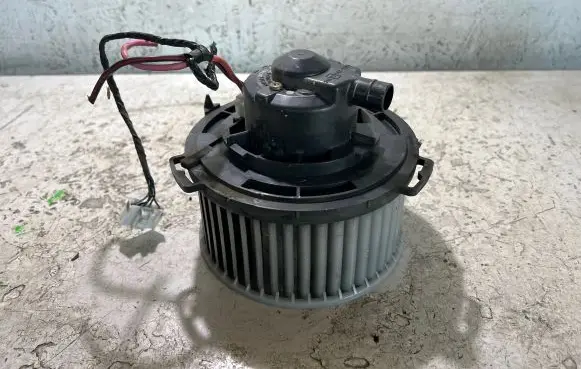 Mazda 3 I Heater fan/blower 8940000