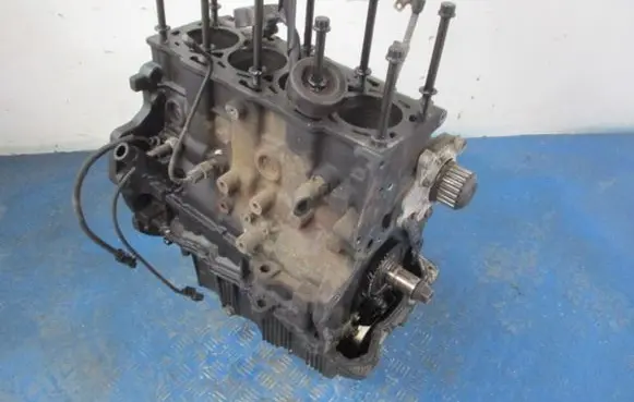 Hyundai Trajet Engine block 