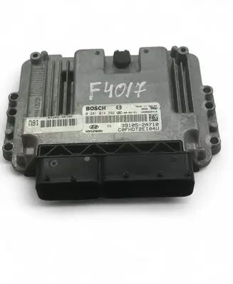 Hyundai i30 Engine control unit/module ECU 391052A710 0281014292