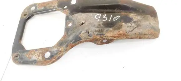 Mazda 2 Engine mounting bracket