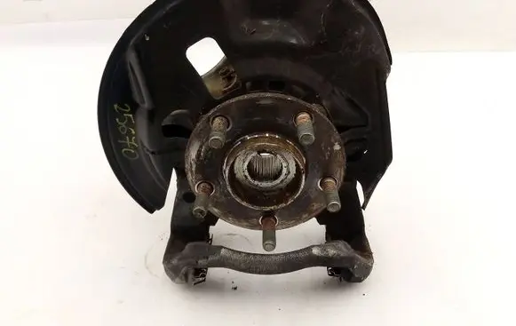 Mazda 3 III Front wheel hub