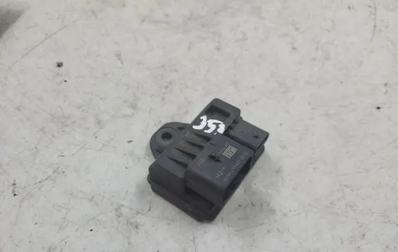 BMW 3 E90 E91 Glow plug pre-heat relay 857008702