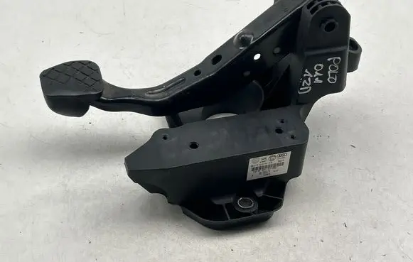 Volkswagen Polo V 6R Brake pedal 8701790