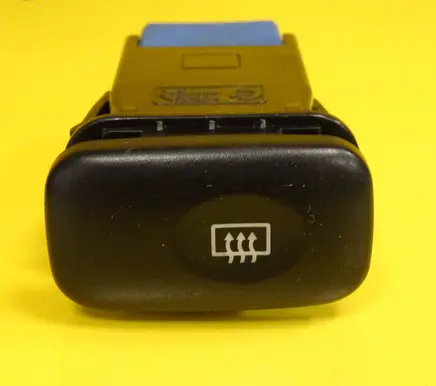 KIA Clarus Windscreen/window heater switch