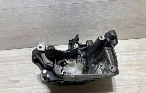 Peugeot Expert Fuel filter bracket/mount holder 9804498180