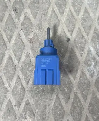 Volkswagen Golf IV Brake pedal sensor switch 1J0927189E