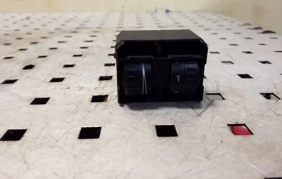 Volkswagen Touran I Headlight level height control switch 1T0941333B