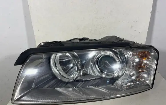 Audi A8 S8 D3 4E Headlight/headlamp 4E0941003
