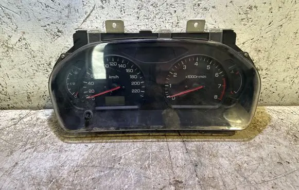 Mitsubishi Space Wagon Speedometer (instrument cluster) MR381545 576540