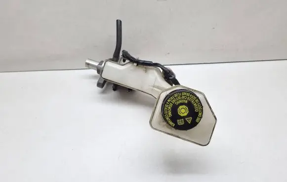 Nissan X-Trail T32 Master brake cylinder 0204796467