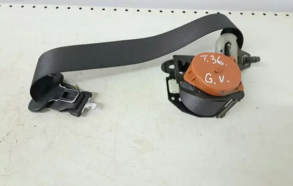 Middle seatbelt (rear)