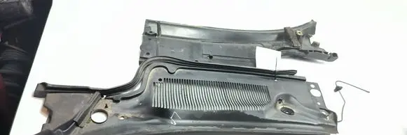 Cadillac DTS Wiper trim 184695047