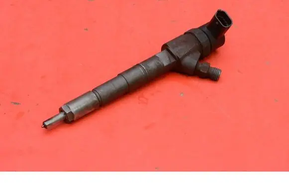 Opel Zafira B Fuel injector 0445110243