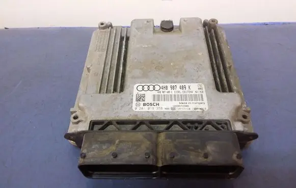 Audi A8 S8 D4 4H Engine control unit/module ECU 4H0907409K