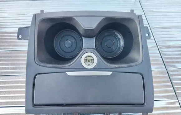 BMW 2 F22 F23 Cup holder front 9207320