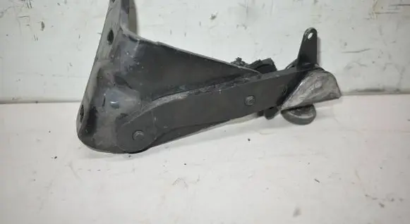 Volkswagen Transporter - Caravelle T5 Sliding door lower roller guide/hinge 7H0843398
