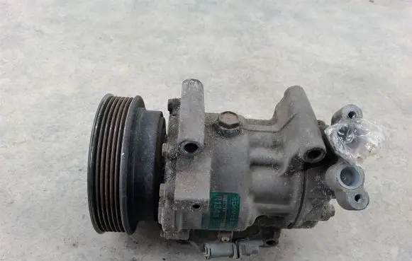Renault Clio III Air conditioning (A/C) compressor (pump) SD6V12