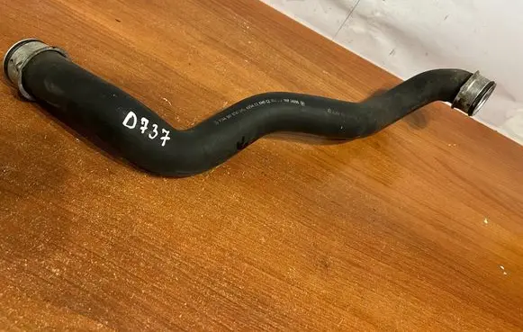 Mercedes-Benz C W204 Engine coolant pipe/hose A2045010782 D737