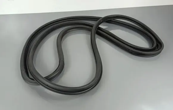 Jeep Grand Cherokee WL Rubber seal rear door 