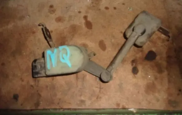 Nissan Qashqai Rear air suspension level height sensor 