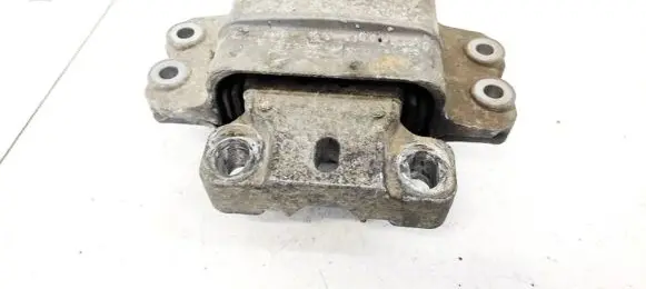 Volkswagen Touran I Engine mount bracket 1K0199555