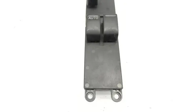 Nissan Primera Electric window control switch 25401AV620 C8DD704N 2942N1