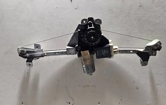 Opel Omega B1 Rear door window regulator with motor 90504349 60794B 0130821653