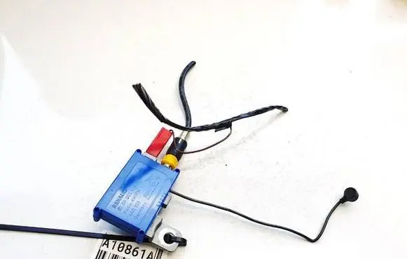 Renault Laguna II Antenna control unit 8200002584