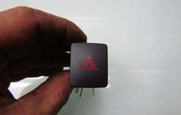 Nissan X-Trail T32 Hazard light switch