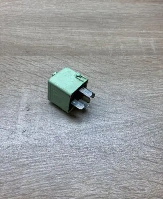 BMW 3 E46 Other relay 8373700