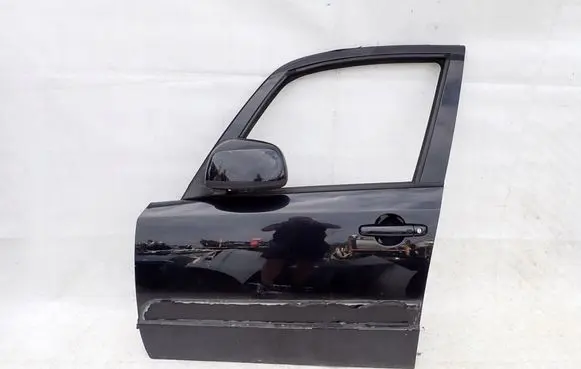 Suzuki SX4 Front door