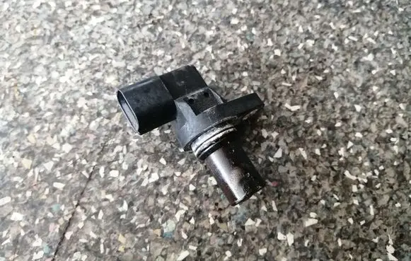 Mazda 3 I Camshaft position sensor