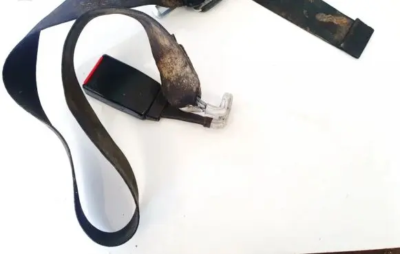 Opel Corsa C Rear seatbelt 33013557a