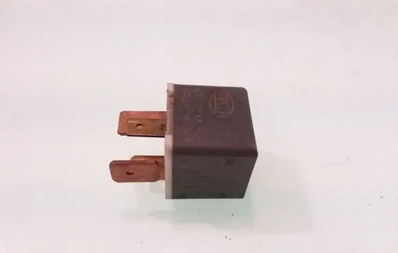 Volkswagen Caddy Other relay 4RA00351058