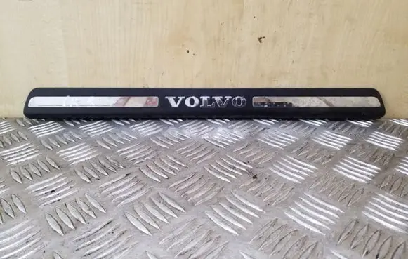 Volvo XC70 Front sill trim cover 8659960