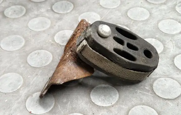 Muffler mount bracket/holder