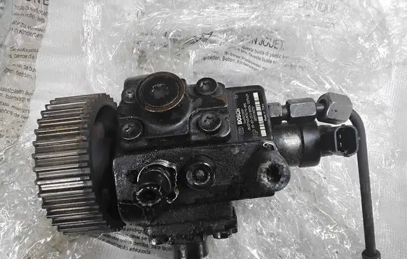 Opel Vectra C Fuel injection high pressure pump 0445010097