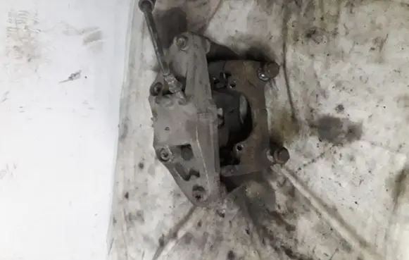 Volvo XC90 Front brake caliper 30657307