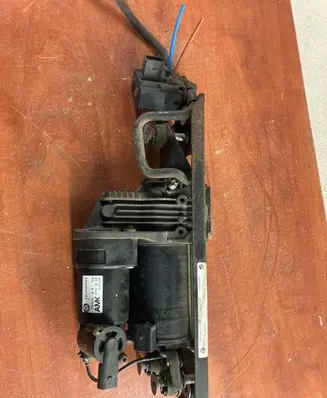 BMW 5 E60 E61 Air suspension compressor/pump 372367778271