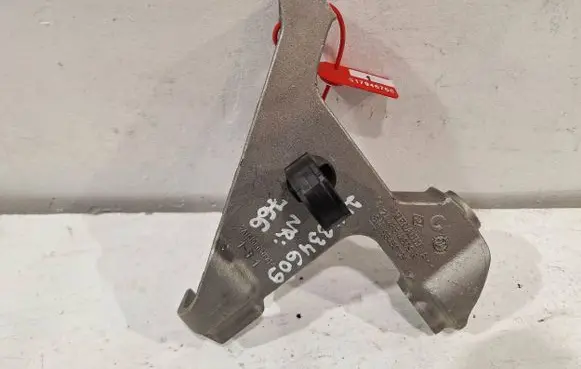 Renault Trafic III (X82) Gearbox mounting bracket 244834609