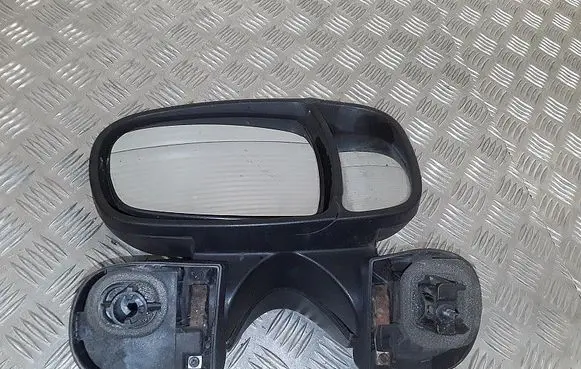 Opel Vivaro Front door electric wing mirror E2010022