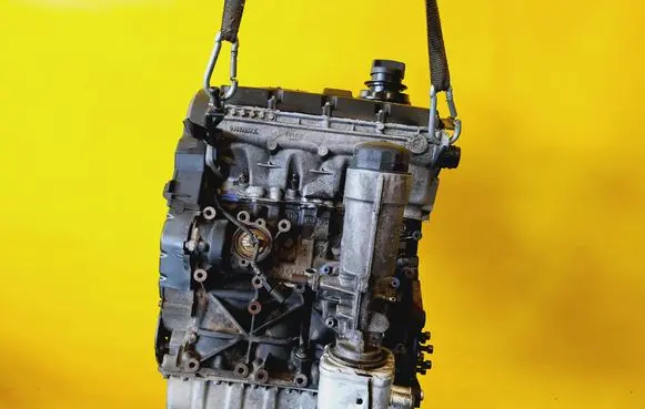 Audi A4 S4 B6 8E 8H Engine AWX 038103373C