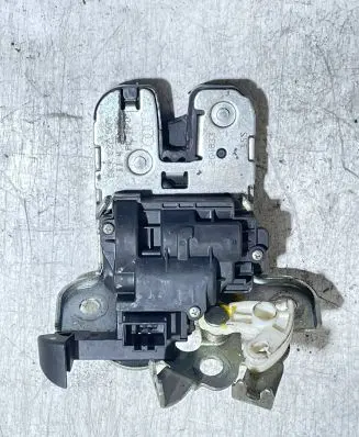 Audi A3 S3 8P Tailgate/trunk/boot lock/catch/latch 8K9827505