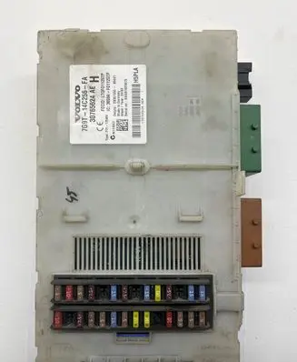 Volvo XC70 Fuse module 30765624AE 7G9T14C256FA 3659AA01125TP
