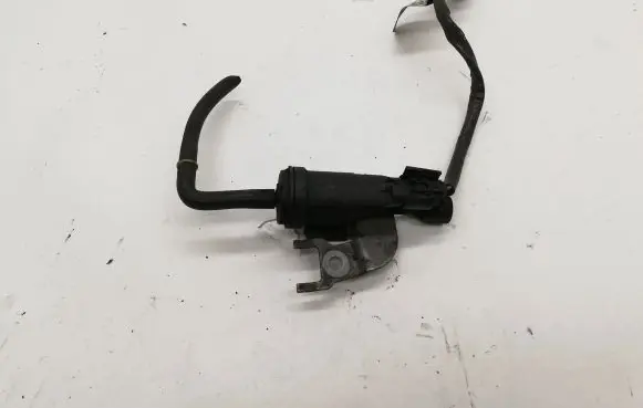 Mercedes-Benz E W212 Turbo solenoid valve A0025407037