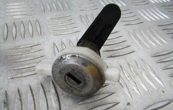 Renault Clio II Front door lock (next to the handle) 7700838541