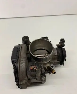 Volkswagen PASSAT B5 Throttle valve 058133063H 408237212002